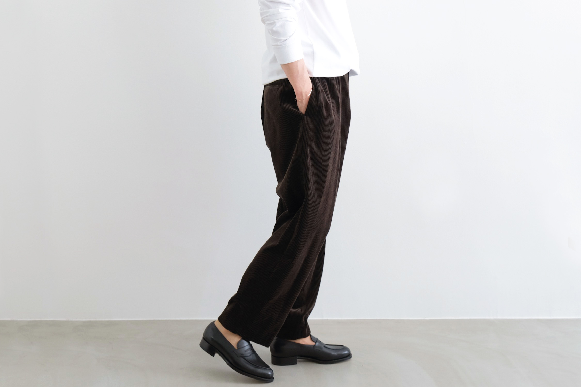 SUVIN CORDUROY TAPERED EASY PANTS | WUNDER